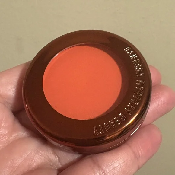 Danessa Myricks Beauty Yummy Skin Blurring Balm Powder - in BELLINI Brand New - Picture 8 of 10